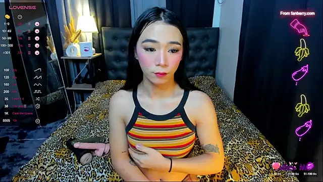 bellamoonlightX online show from October 18, 2025, 8:26 am