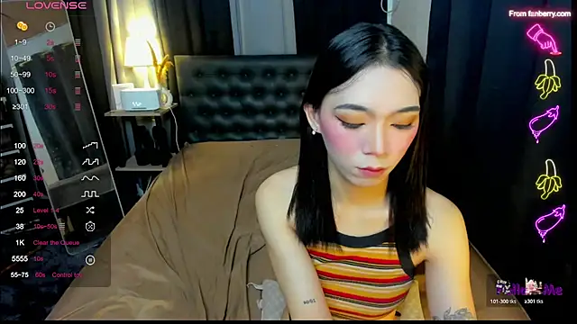 bellamoonlightX online show from March 28, 2026, 8:14 am