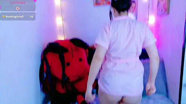 MiaVelvetDoll online show from November 3, 2025, 2:40 pm