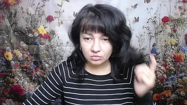 SelenaFly online show from October 4, 2025, 11:08 am