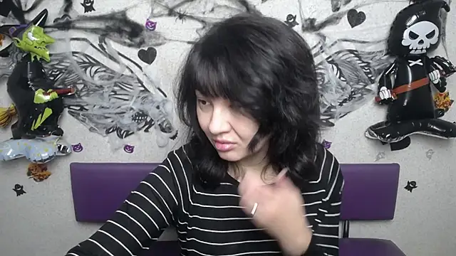 SelenaFly online show from October 24, 2025, 5:15 am