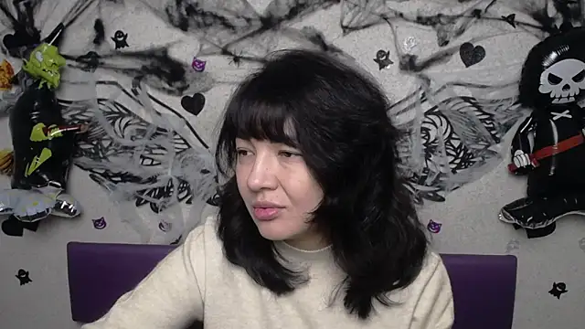 SelenaFly online show from October 31, 2025, 6:03 am