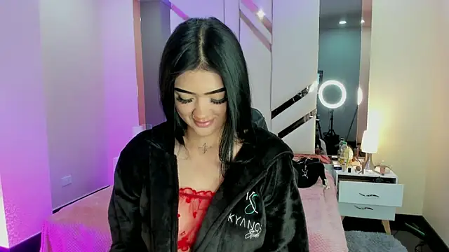 EmmaStonns online show from September 29, 2025, 1:27 pm