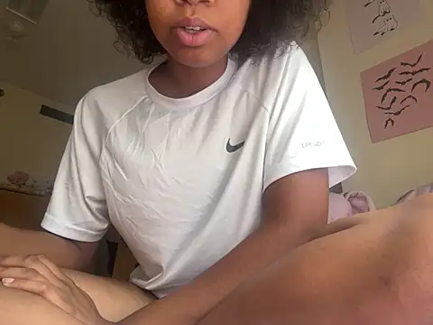 Snapshot of luvrgrllani chatting on September 9, 2025, 8:30 pm luvrgrllani online show from September 9, 2025, 8:30 pm