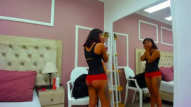 Snapshot of merlyaluna chatting on September 12, 2025, 11:15 pm merlyaluna online show from September 12, 2025, 11:15 pm