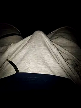 RaoufDz17cm online show from September 26, 2025, 9:30 pm