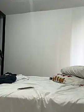 Snapshot of Axel_es chatting on February 9, 2026, 8:13 pm Axel es online show from February 9, 2026, 8:13 pm