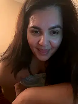 xstreyitaa online show from November 4, 2025, 5:28 am