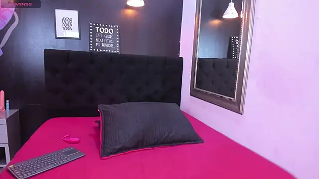 tiiny emilly online show from October 7, 2025, 8:06 pm