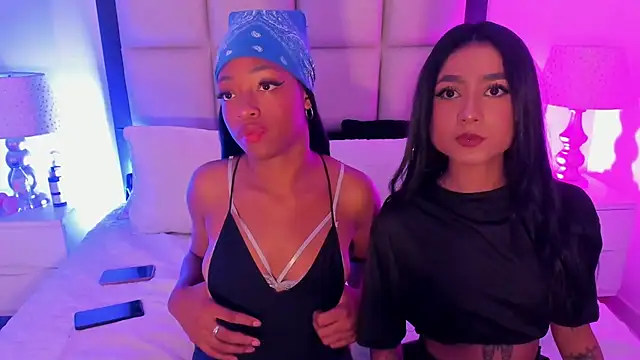 ElisabettaMonroy online show from November 12, 2025, 5:35 pm