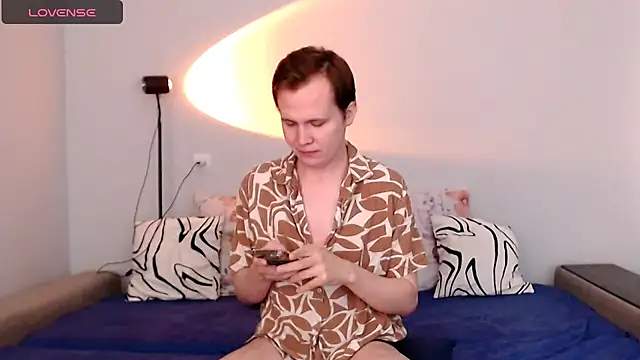 Snapshot of MadisonCharley chatting on June 10, 2026, 5:39 am MadisonCharley online show from June 10, 2026, 5:39 am