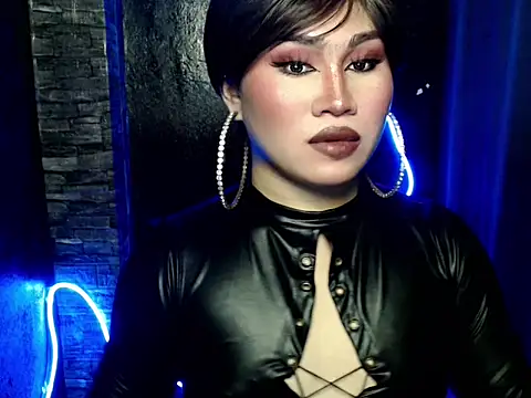 pretty lassy online show from October 27, 2025, 11:03 am