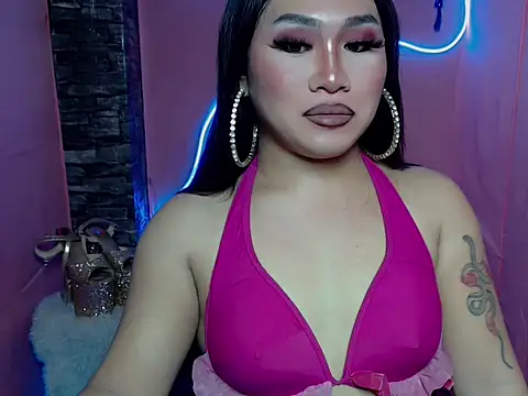 pretty lassy online show from November 18, 2025, 4:22 pm