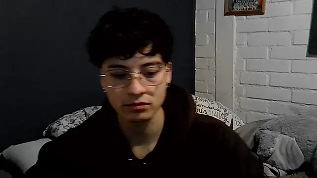 Snapshot of feeelipe2007 chatting on June 24, 2026, 10:20 pm feeelipe2007 online show from June 24, 2026, 10:20 pm