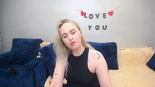 LiluMoon   online show from April 1, 2026, 12:17 pm