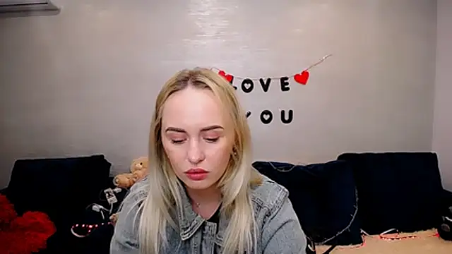 LiluMoon   online show from April 19, 2026, 11:09 am