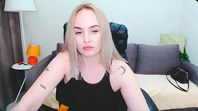 LiluMoon   online show from April 30, 2026, 4:24 pm