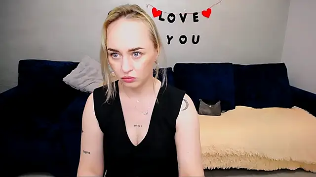 LiluMoon   online show from May 9, 2026, 12:43 pm