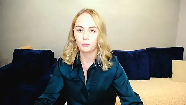 LiluMoon   online show from June 15, 2026, 4:20 pm