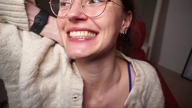 Scorpion Peach online show from December 2, 2025, 3:07 pm