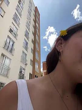 Isa Villamarin online show from October 2, 2025, 3:19 pm