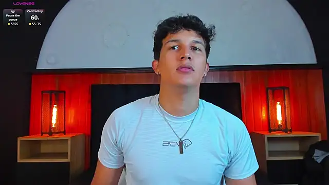 Leo Savage  online show from May 19, 2026, 4:08 am