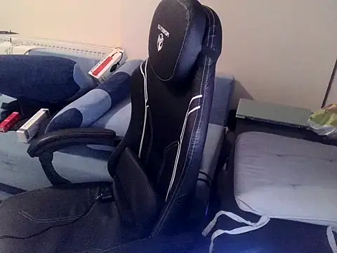 Snapshot of Wyrolowanyyy chatting on February 26, 2026, 12:42 am Wyrolowanyyy online show from February 26, 2026, 12:42 am