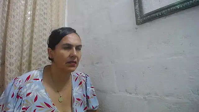 gabbyparker  online show from May 14, 2026, 9:38 am