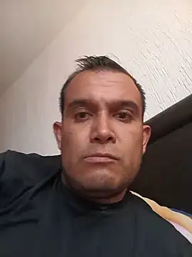 Snapshot of ALEJANDRO1991L chatting on May 28, 2026, 6:05 pm ALEJANDRO1991L online show from May 28, 2026, 6:05 pm