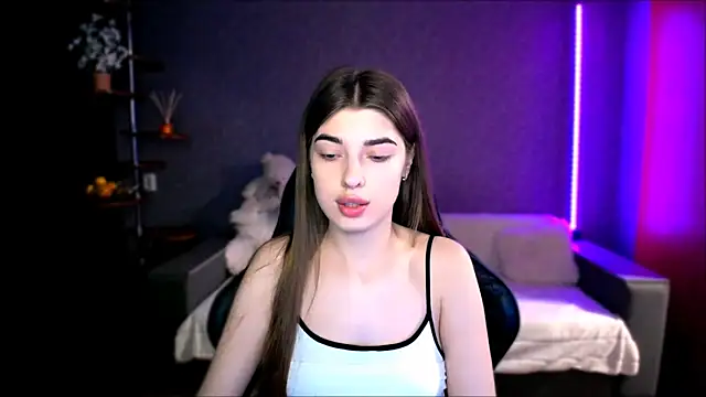 Dianaa Lee0 online show from September 18, 2025, 5:26 pm