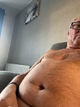 Snapshot of naughtygrandad1 chatting on October 10, 2025, 7:40 am naughtygrandad1 online show from October 10, 2025, 7:40 am