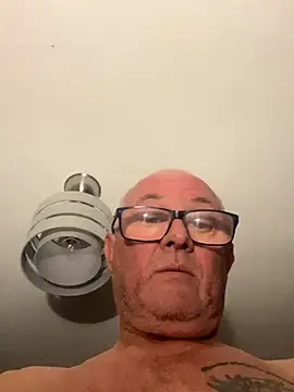 Snapshot of naughtygrandad1 chatting on October 17, 2025, 6:27 am naughtygrandad1 online show from October 17, 2025, 6:27 am