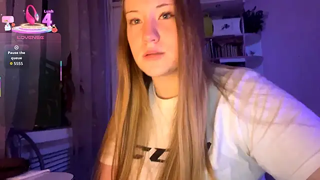 PandaFluff online show from September 12, 2025, 9:59 pm