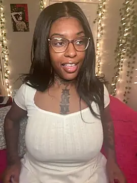 Snapshot of MistiSavannah chatting on February 21, 2026, 12:06 pm MistiSavannah online show from February 21, 2026, 12:06 pm