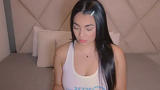 Snapshot of CharlotteeBrownn chatting on July 7, 2026, 12:24 am CharlotteeBrownn online show from July 7, 2026, 12:24 am