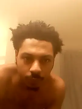 Snapshot of Yungandhungd chatting on September 20, 2025, 11:06 pm Yungandhungd online show from September 20, 2025, 11:06 pm