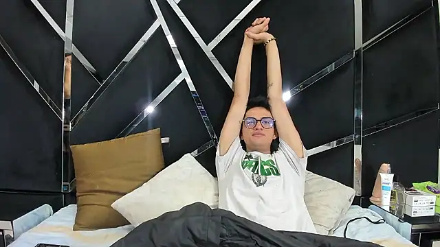 Noa Arez online show from January 17, 2026, 3:33 am