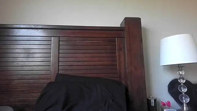 Marlowlovee online show from September 12, 2025, 4:51 pm