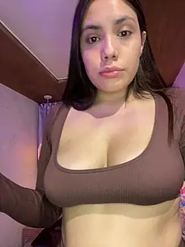 Snapshot of RenataLeclair chatting on May 6, 2026, 3:50 pm RenataLeclair online show from May 6, 2026, 3:50 pm