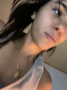 Snapshot of LilybethGray chatting on April 18, 2026, 11:05 pm LilybethGray online show from April 18, 2026, 11:05 pm