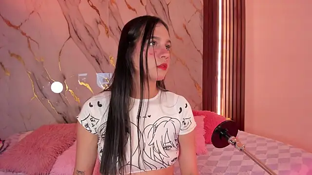 Emmiicute online show from October 6, 2025, 8:50 pm