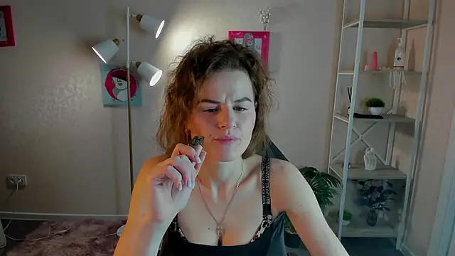 Wanda Gomez online show from February 15, 2026, 1:31 pm