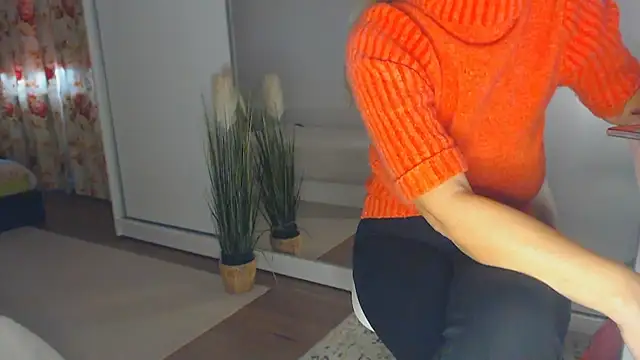 merlyn4 online show from February 24, 2025, 1:21 pm