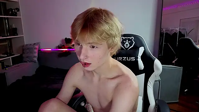 Your avatar online show from September 19, 2025, 7:36 pm