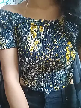 Aashiika1176 online show from November 4, 2025, 12:54 am