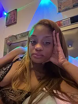 Snapshot of Angelbunnyy chatting on January 8, 2026, 7:10 am Angelbunnyy online show from January 8, 2026, 7:10 am