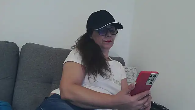 JIAA-WOO online show from September 14, 2025, 1:54 pm