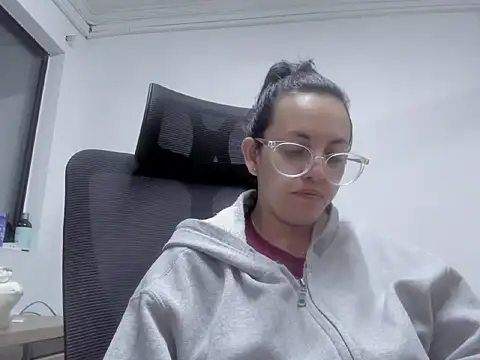 dalila macherano1 online show from October 10, 2025, 11:04 pm