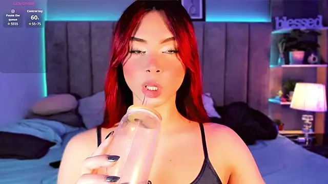 Arianna Ponce online show from October 4, 2025, 6:33 am