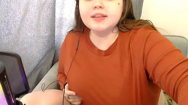 brattyprincessemma online show from February 2, 2026, 8:24 am